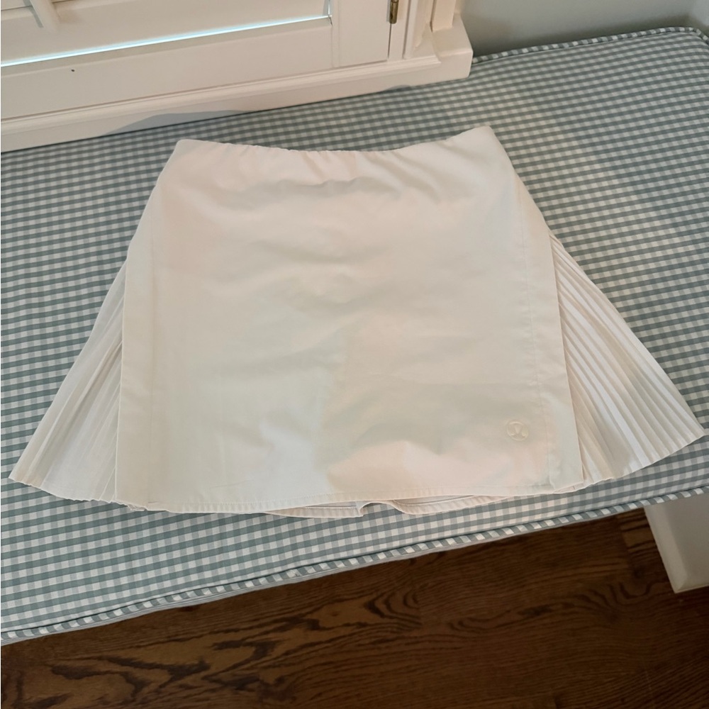 Lululemon white skirt Size 2